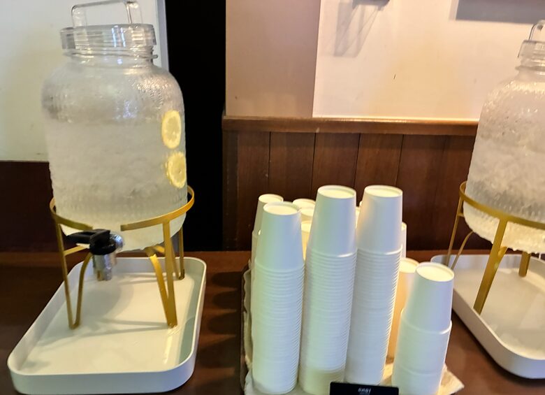 OMO7旭川の湯上がりラウンジのレモンウォーター