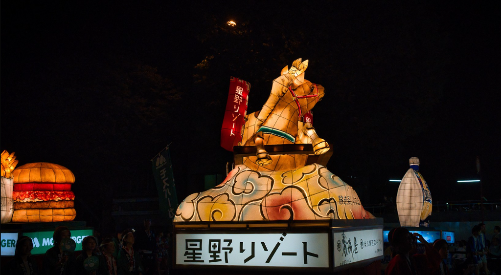 青森ねぶた祭の小型山車