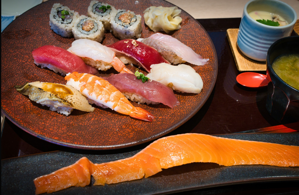 秋田の恵み鮨処秋田港 ランチのお寿司