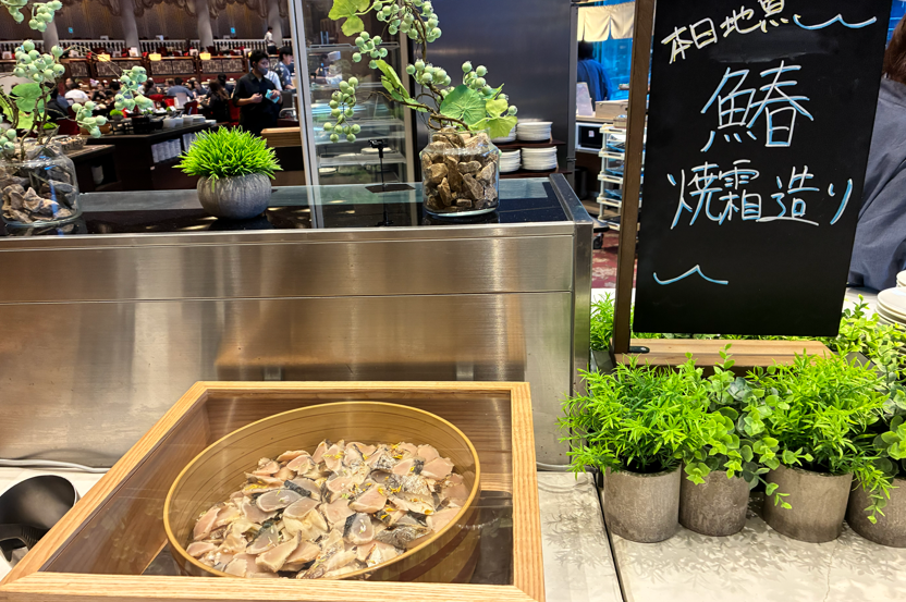 ホテルニューアカオ夕食ビュッフェの地魚