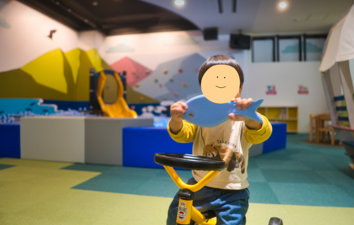 KIKI知床ナチュラルリゾートの遊び場で遊ぶ子ども